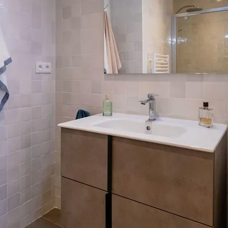 Дом отдыха La Maison Bleue Confort Et Elegance Вальрас-Пляж