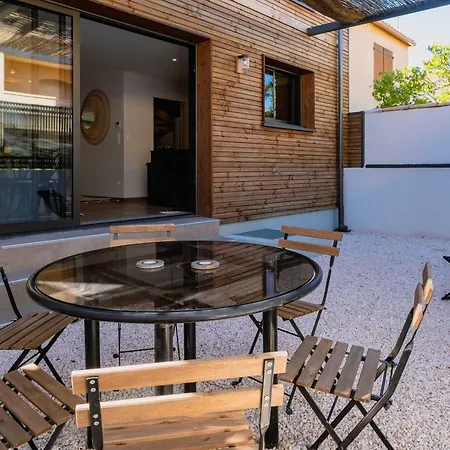 Semesterbostad La Maison Bleue Confort Et Elegance